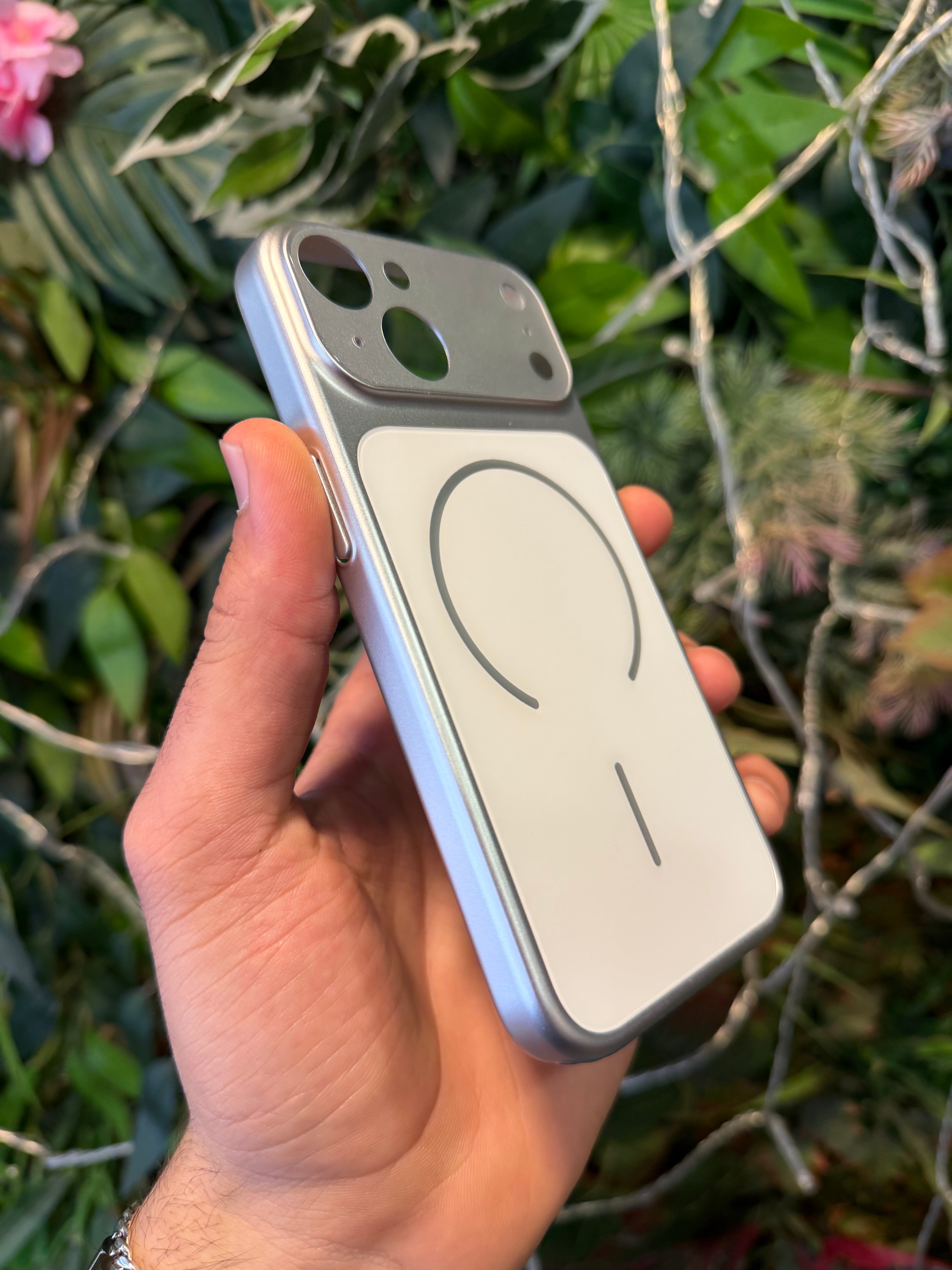 Dönüşüm Kılıfı Beyaz Mika Magsafe Kılıf 17 Görünümlü