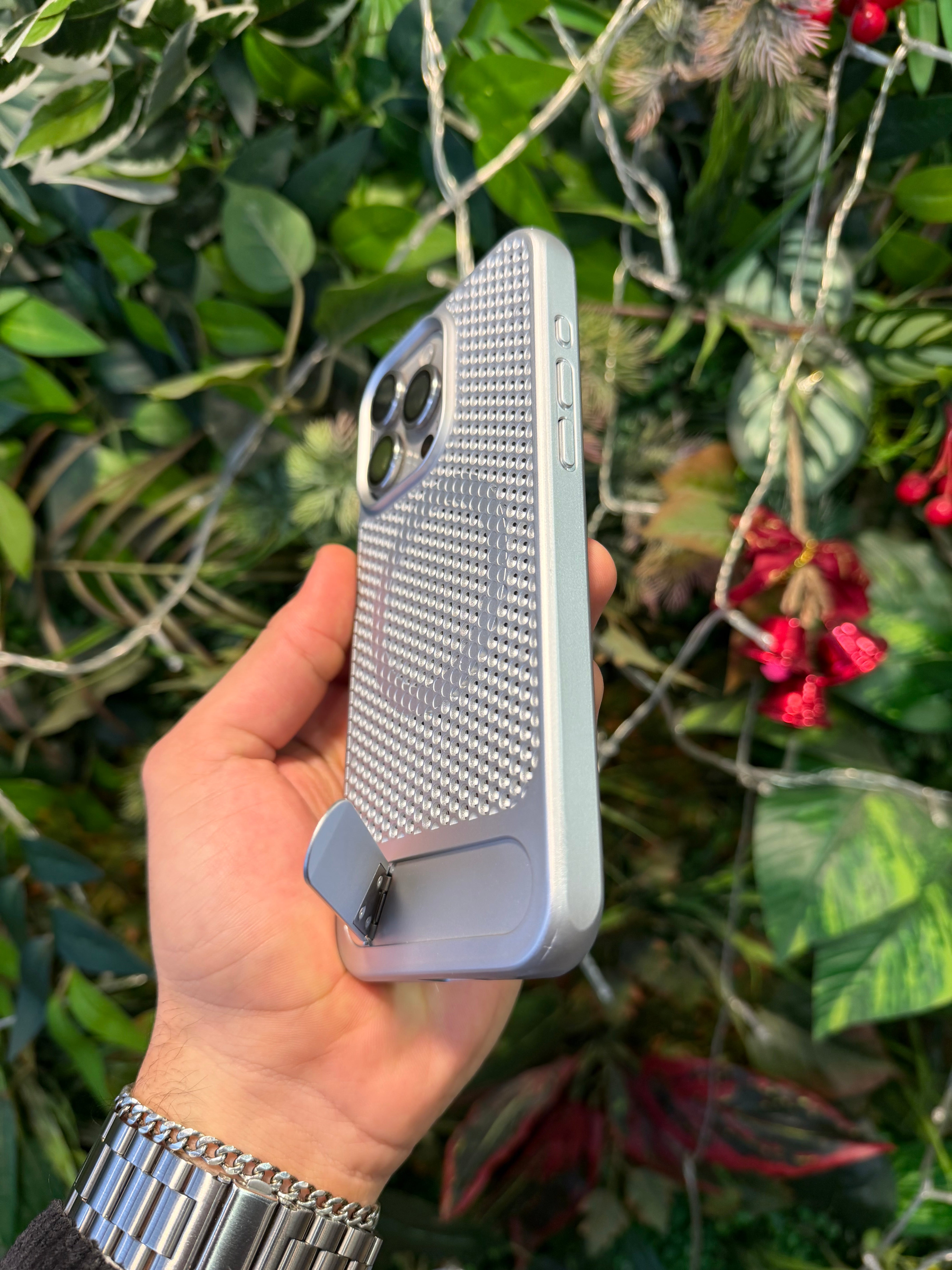 Magsafe Metalik Kılıf Delikli Stantlı