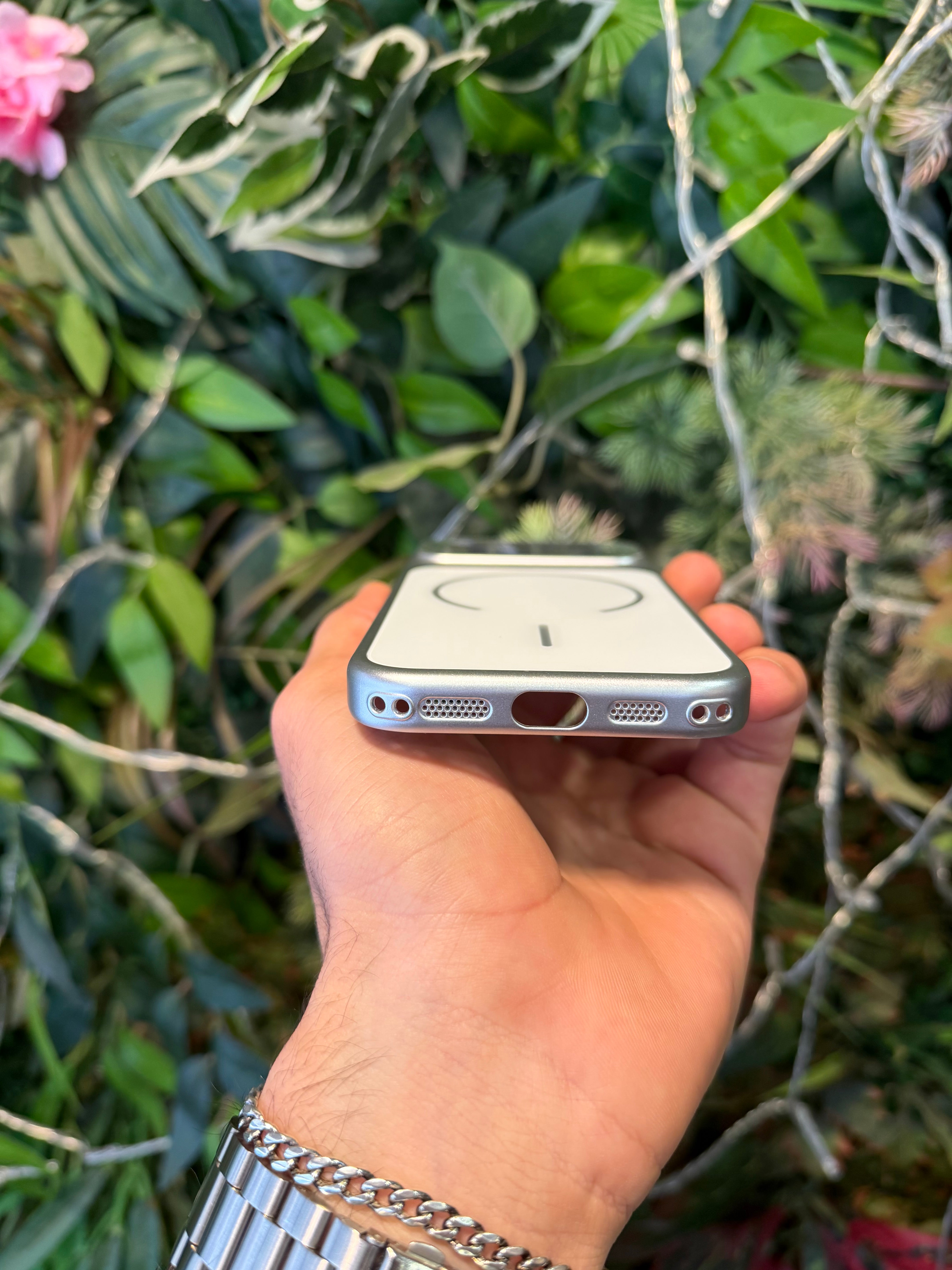 Dönüşüm Kılıfı Beyaz Mika Magsafe Kılıf 17 Görünümlü