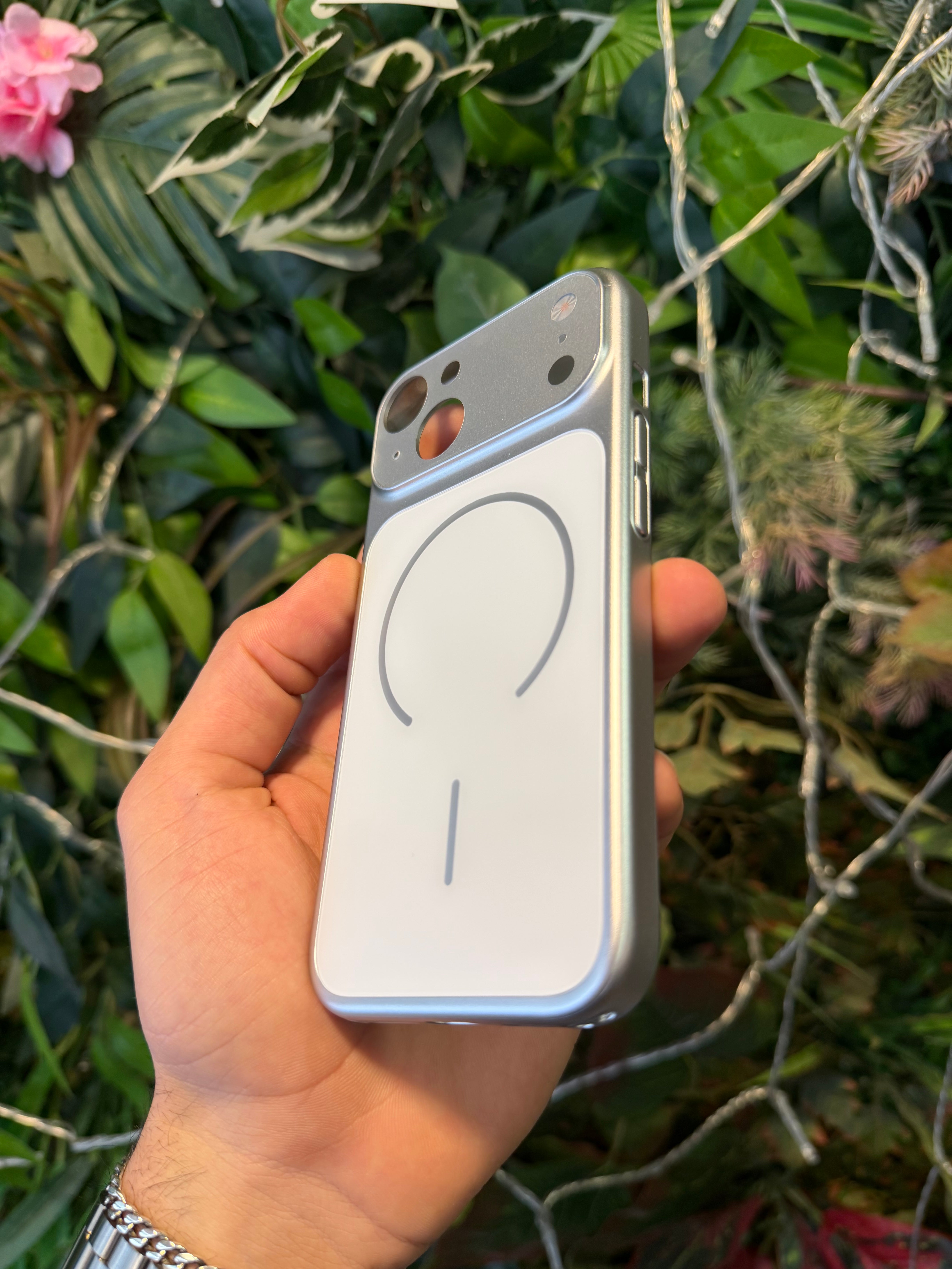 Dönüşüm Kılıfı Beyaz Mika Magsafe Kılıf 17 Görünümlü